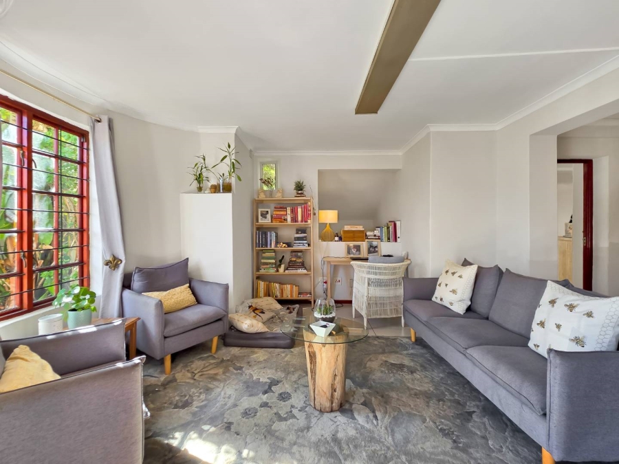 6 Bedroom Property for Sale in Green Point Western Cape